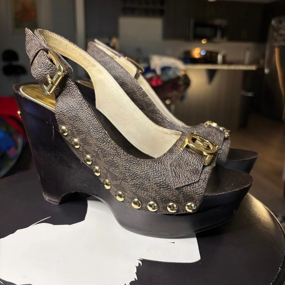 Michael Kors Y2K Brown Logo Studded Wedge Sandals ✨